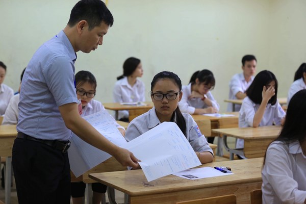 Ngày đầu thi THPT 2019 - Anh 3