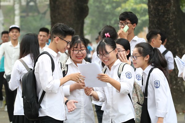Ngày thi đầu kỳ thi THPT quốc gia năm 2019: Diễn ra an toàn, nghiêm túc - Anh 1