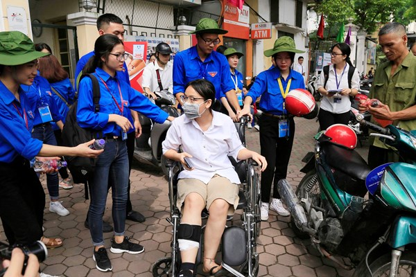 Ngày thi đầu kỳ thi THPT quốc gia năm 2019: Diễn ra an toàn, nghiêm túc - Anh 2