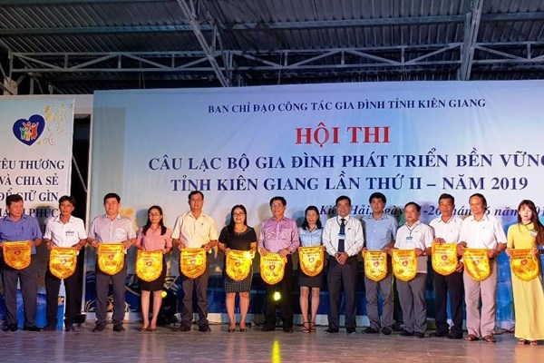 Kiên Giang tổ chức Hội thi Câu lạc bộ “Gia đình phát triển bền vững” - Anh 1