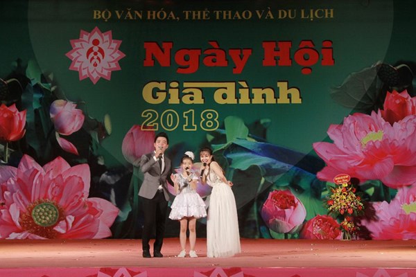 Góc nhìn đẹp về chuyện “bờ vai ấm áp” - Anh 2