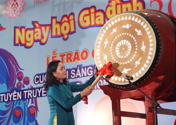 Ngày hội Gia đình Việt Nam 2019: Tôn vinh giá trị truyền thống trong gia đình Việt - Anh 1