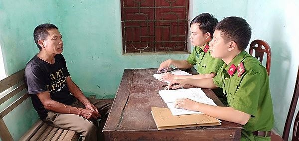 Bắt tạm giam đối tượng gây ra vụ cháy rừng khủng khiếp ở Hà Tĩnh - Anh 1
