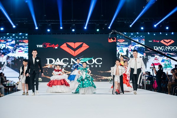 Thời trang trẻ em Việt tạo tiếng vang trên sàn diễn quốc tế - Anh 3