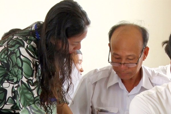 Lão nông “đặc biệt” đi thi THPT quốc gia - Anh 1