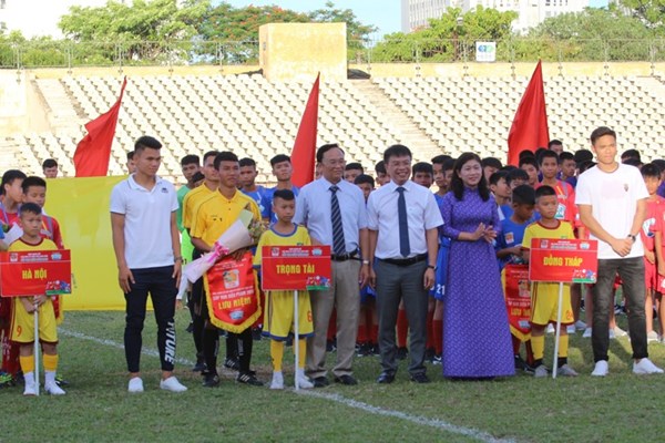 Xuân Mạnh – Nguyên Mạnh truyền “lửa” tại Giải bóng đá Thiếu niên toàn quốc – Cúp Kun siêu phàm - Anh 1