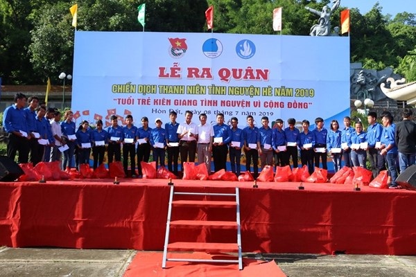 Tuổi trẻ Kiên Giang “Xây dựng 15 tuyến phố văn minh” - Anh 1