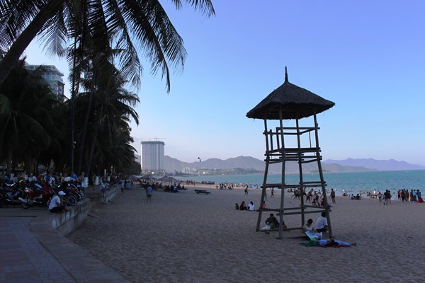 Nhọc nhằn nghề cứu hộ bờ biển - Anh 2