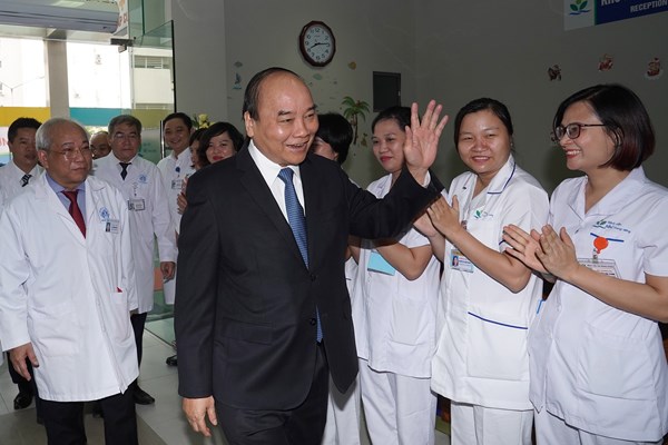 Thủ tướng dự Lễ kỷ niệm 50 năm xây dựng và Phát triển Bệnh viện nhi Trung ương - Anh 3