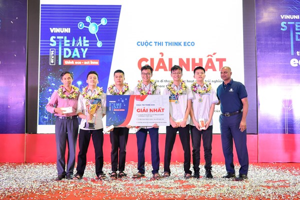 Học sinh cấp 3 sử dụng AI điều tiết đèn giao thông - Anh 1