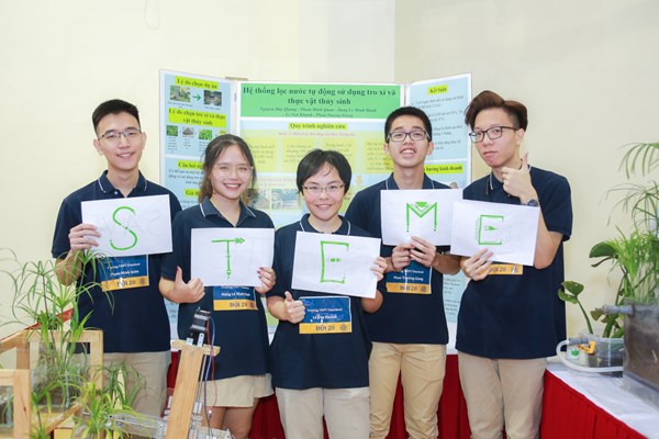 Học sinh cấp 3 sử dụng AI điều tiết đèn giao thông - Anh 2