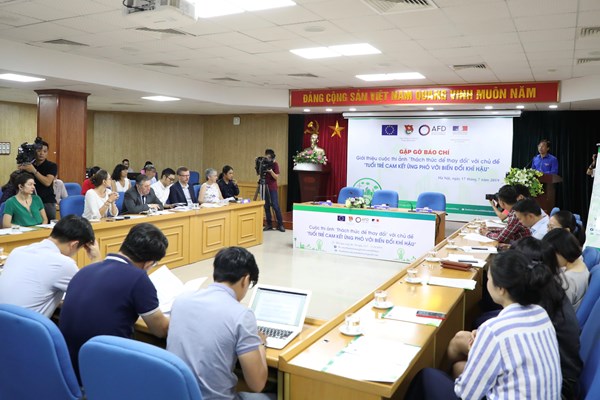 Cuộc thi ảnh “Thách thức để thay đổi”với chủ đề về 