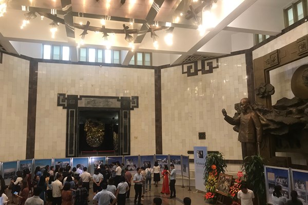 Bảo tàng Hồ Chí Minh triển lãm gần 100 hình ảnh, tài liệu về Chủ tịch XuPhaNuVông - Anh 4