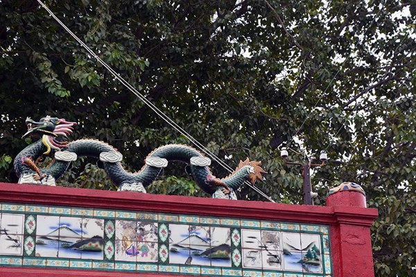 Bảo vệ di tích, cổ vật ở TP.HCM: Cổ vật ở đình Khánh Hội “thi nhau đội nón” ra đi - Anh 1
