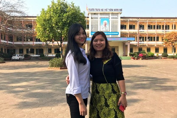 Hành trình đến thủ khoa của những cô gái - Anh 1