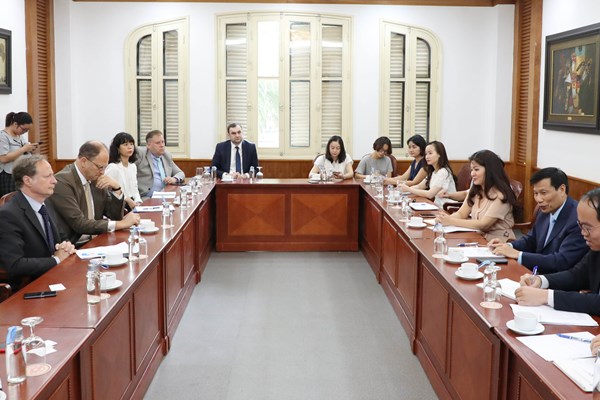 Tạo điều kiện thuận lợi cho việc thành lập và hoạt động của cơ sở văn hóa nước ngoài tại Việt Nam - Anh 1