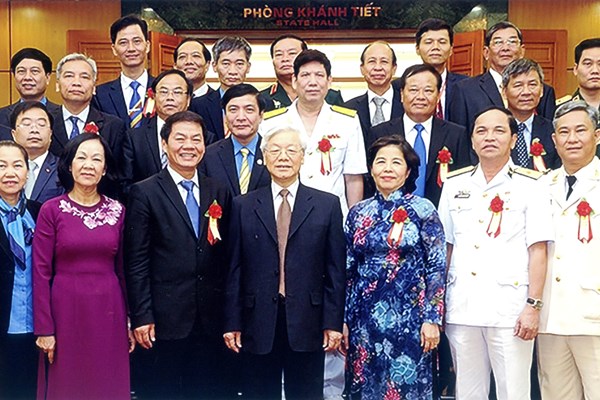 300 hiện vật, hình ảnh tái hiện 90 năm xây dựng và phát triển Công đoàn Việt Nam - Anh 6