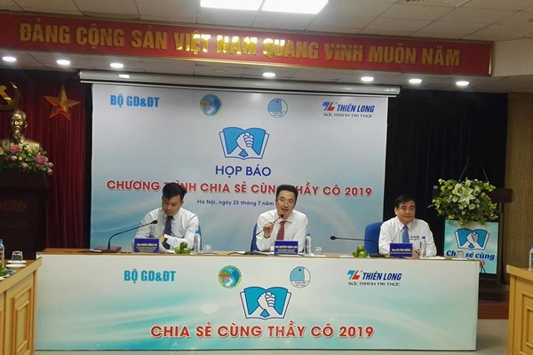 "Chia sẻ cùng thầy cô 2019" - Tuyên dương 63 thầy cô giáo dạy học sinh dân tộc thiểu số - ảnh 1