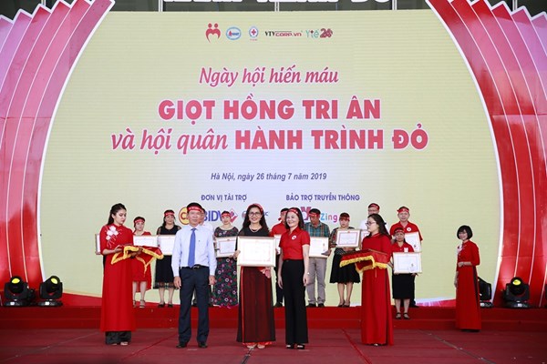 “Giọt hồng tri ân” noi gương tinh thần cống hiến, hy sinh vì nhân dân, vì cộng đồng - Anh 2