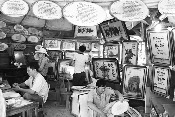 Bốn chục năm khắc thơ “Hàn”... bằng lửa - Anh 2