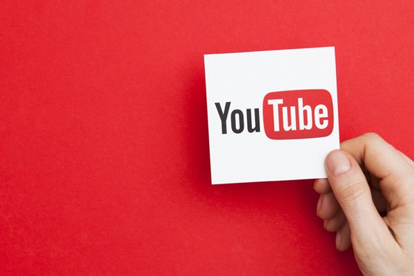 Mách bạn cách ẩn hoặc xóa tài khoản YouTube - Anh 1