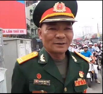 Ấm áp nghĩa tình đồng đội - Anh 1
