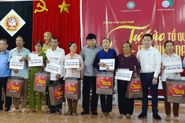 Nhiều nghệ sĩ nổi tiếng tham gia chương trình “Tự hào Tổ quốc- Mẹ Việt Nam” - Anh 3