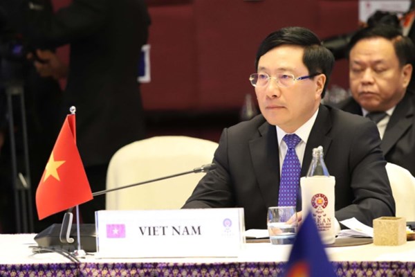 Nhiều Bộ trưởng quan ngại trước diễn biến phức tạp ở Biển Đông tại Diễn đàn ARF-26 - Anh 1