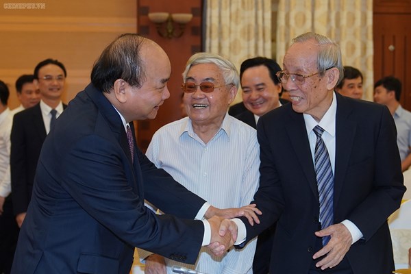 Thủ tướng Nguyễn Xuân Phúc​​​​​​​: Xử lý nghiêm các trường đại học “hữu danh vô thực” - Anh 1