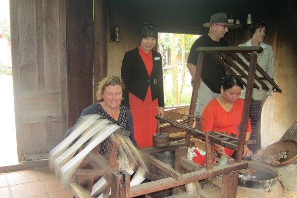 Festival Văn hóa tơ lụa, thổ cẩm Việt Nam-Thế giới lần thứ V: Có một “Dòng sông lụa Quảng Nam” - Anh 2