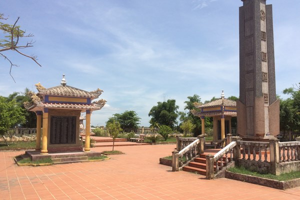 Chủ tịch xã trục lợi tiền xây dựng nhà tưởng niệm liệt sĩ: Có bị rơi vào quên lãng? - Anh 1