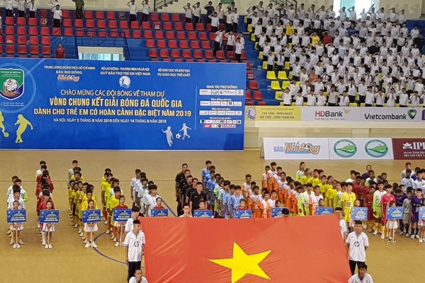 Lan toả yêu thương tại Giải bóng đá quốc gia dành cho trẻ em có hoàn cảnh đặc biệt - Anh 1