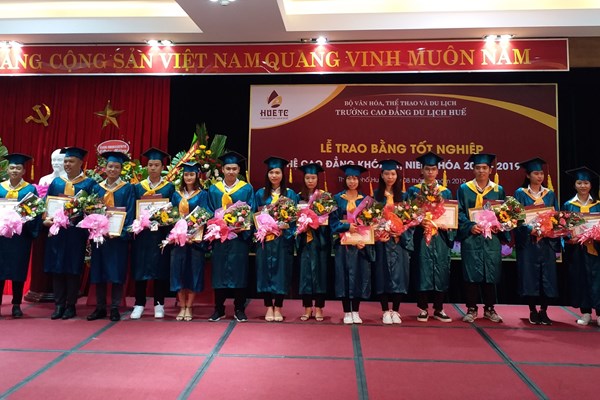 Trường CĐ Nghề Du lịch Huế: Gần 90% sinh viên tốt nghiệp đạt khá, giỏi - Anh 1