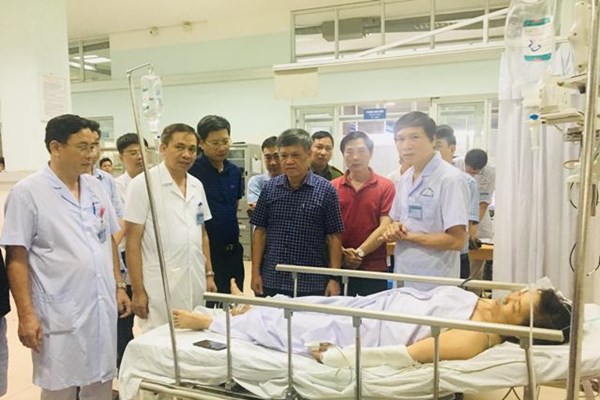 Hải Phòng:​​​​​​​ Sập giàn giáo xây dựng cây xăng khiến 1 người tử vong - Anh 2