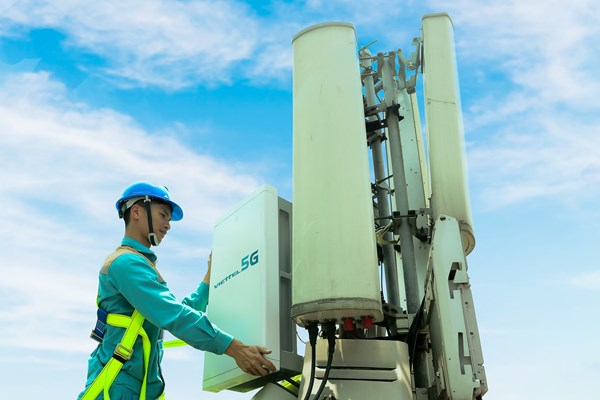 Phát sóng thử nghiệm trạm 5G đầu tiên tại TP. Hồ Chí Minh - Anh 2