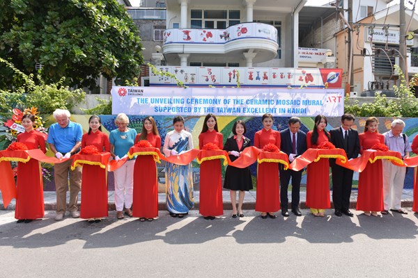 Khánh thành tranh gốm Đài Loan trên Con đường gốm sứ - Anh 1