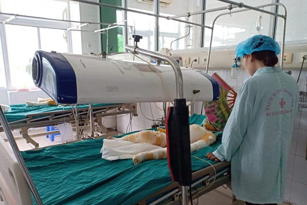 Vụ 3 trẻ mầm non bị bỏng: Dạy kỹ năng sống nhưng thiếu kỹ năng an toàn - Anh 1