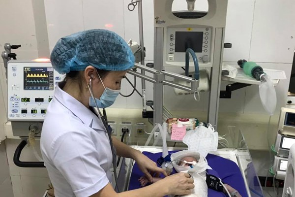 Phát hiện một phụ nữ đang mang thai 35 tuần tử vong trước cổng nhà - Anh 2