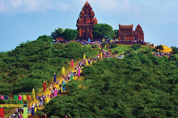 Hơn 100 ảnh đẹp ở triển lãm “Việt Nam, những sắc màu văn hóa” - Anh 1