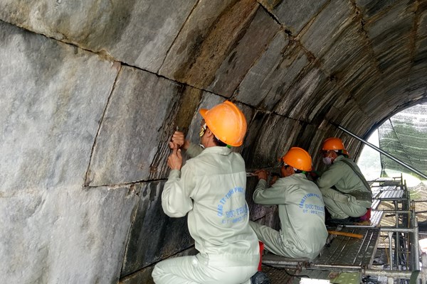 Hoàn thành việc tu sửa cấp thiết cổng phía Nam Thành nhà Hồ - Anh 2