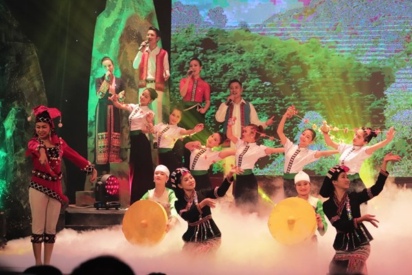 Đặc sắc chương trình nghệ thuật khai mạc Ngày hội VHTTDL các dân tộc vùng Tây Bắc - Anh 9