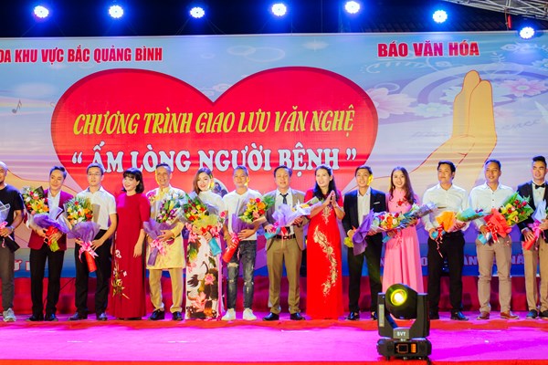 Trao yêu thương... giữ ấm tình người - Anh 1
