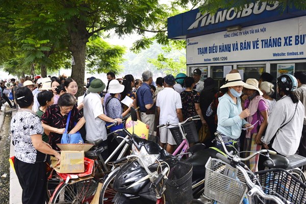 Hà Nội cấp thẻ miễn phí khi đi xe bus: Một chính sách​​​​​​​ phù hợp - Anh 2