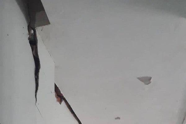 Thi công khách sạn khiến di tích trụ sở Tổng hội sinh viên Huế bị hư hại - Anh 1