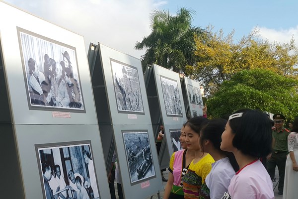 “Bác Hồ với Thanh Hóa - Thanh Hóa 50 năm thực hiện Di chúc của Bác” - Anh 2