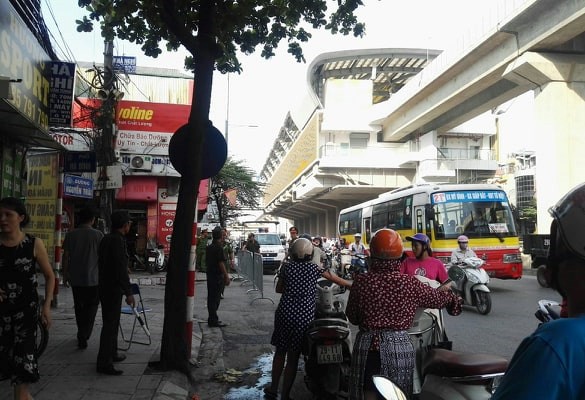 Cháy tại Công ty Bóng đèn phích nước Rạng Đông: Tiếp tục dập lửa - Anh 3