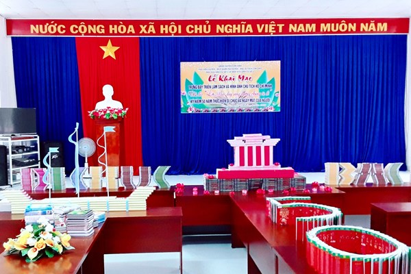 Côn Đảo: Triển lãm đặc biệt “Lời Bác dạy sáng đường chúng ta đi” - Anh 1