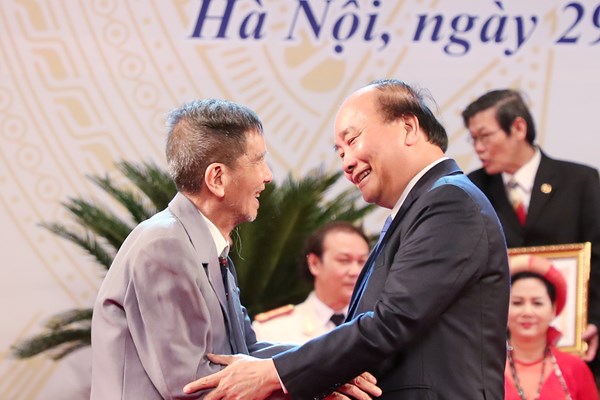 Lễ trao tặng danh hiệu NSND, NSƯT lần thứ IX- 2019: Hạnh phúc cho cả một đời cống hiến - Anh 5