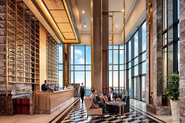 Tiệc trà chiều tại nơi không dành cho người sợ độ cao - Anh 5