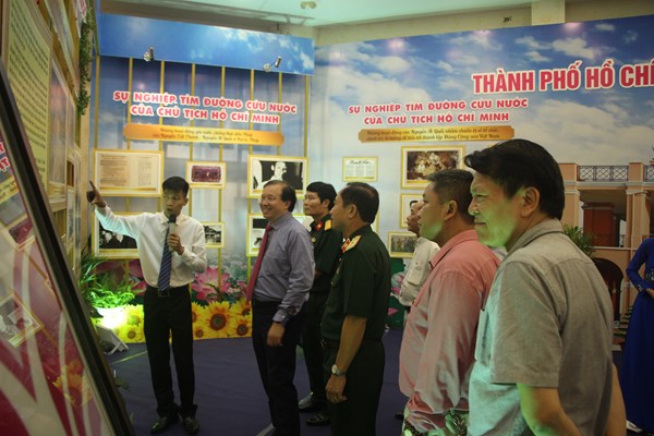 Dấu ấn triển lãm “50 năm thực hiện Di chúc Chủ tịch Hồ Chí Minh” - Anh 5